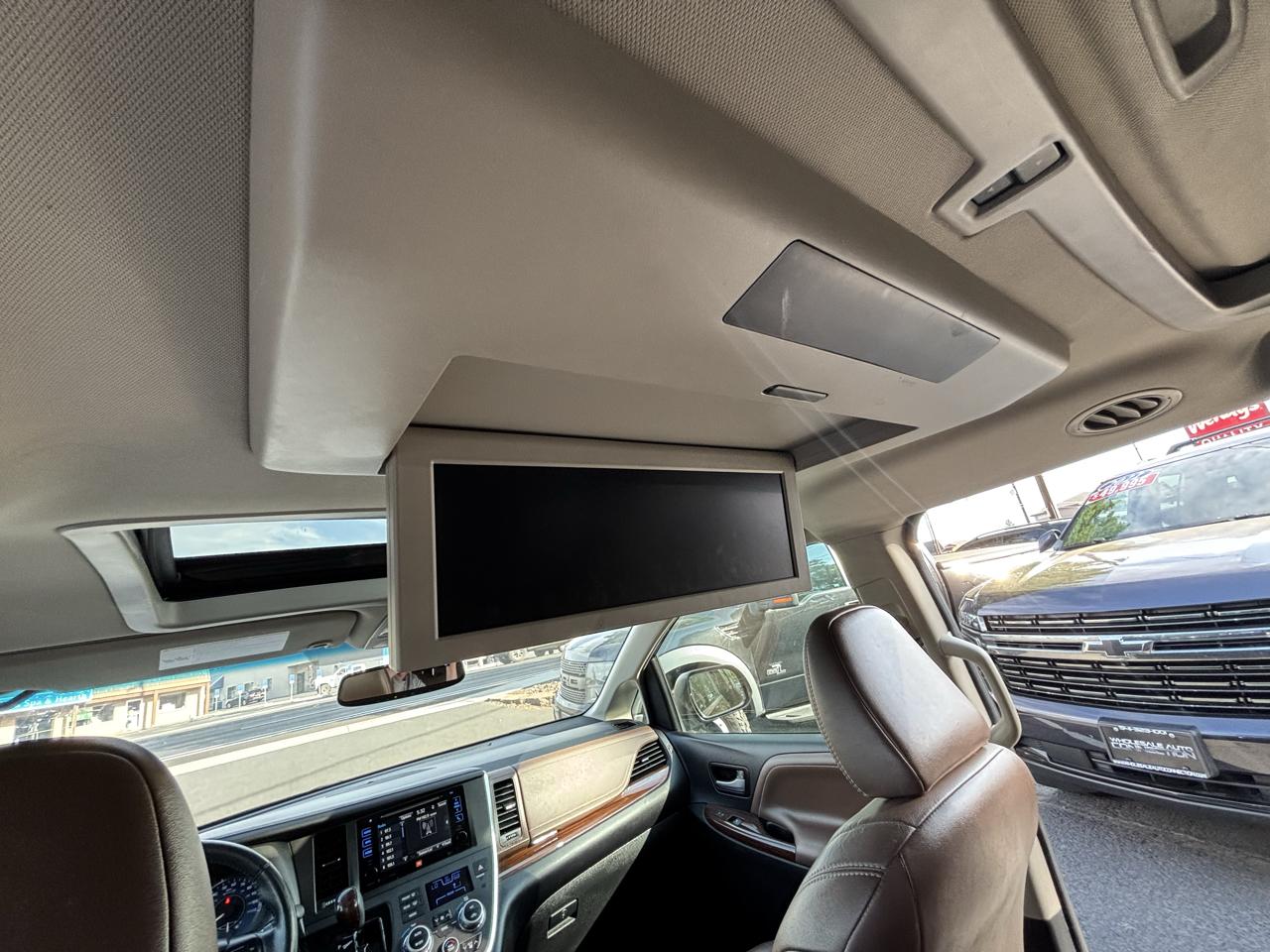 Toyota Sienna Limited Premium AWD 7-Passenger (Natl) 2017