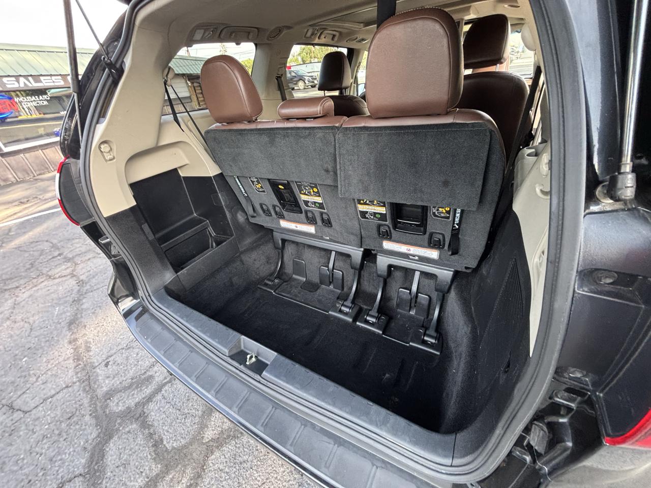Toyota Sienna Limited Premium AWD 7-Passenger (Natl) 2017