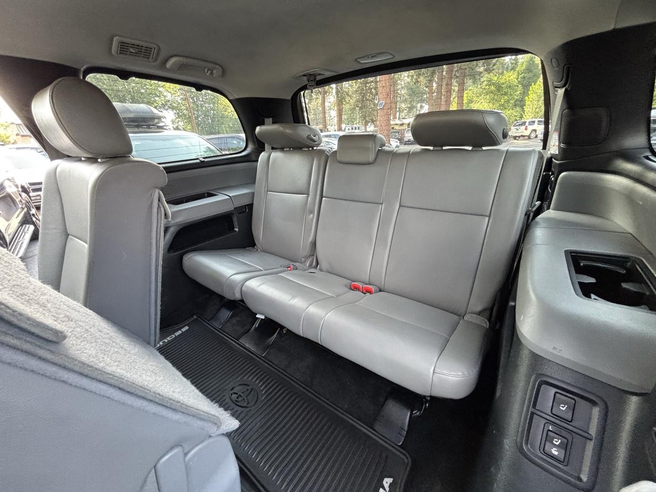 Toyota Sequoia Limited 4WD 2017