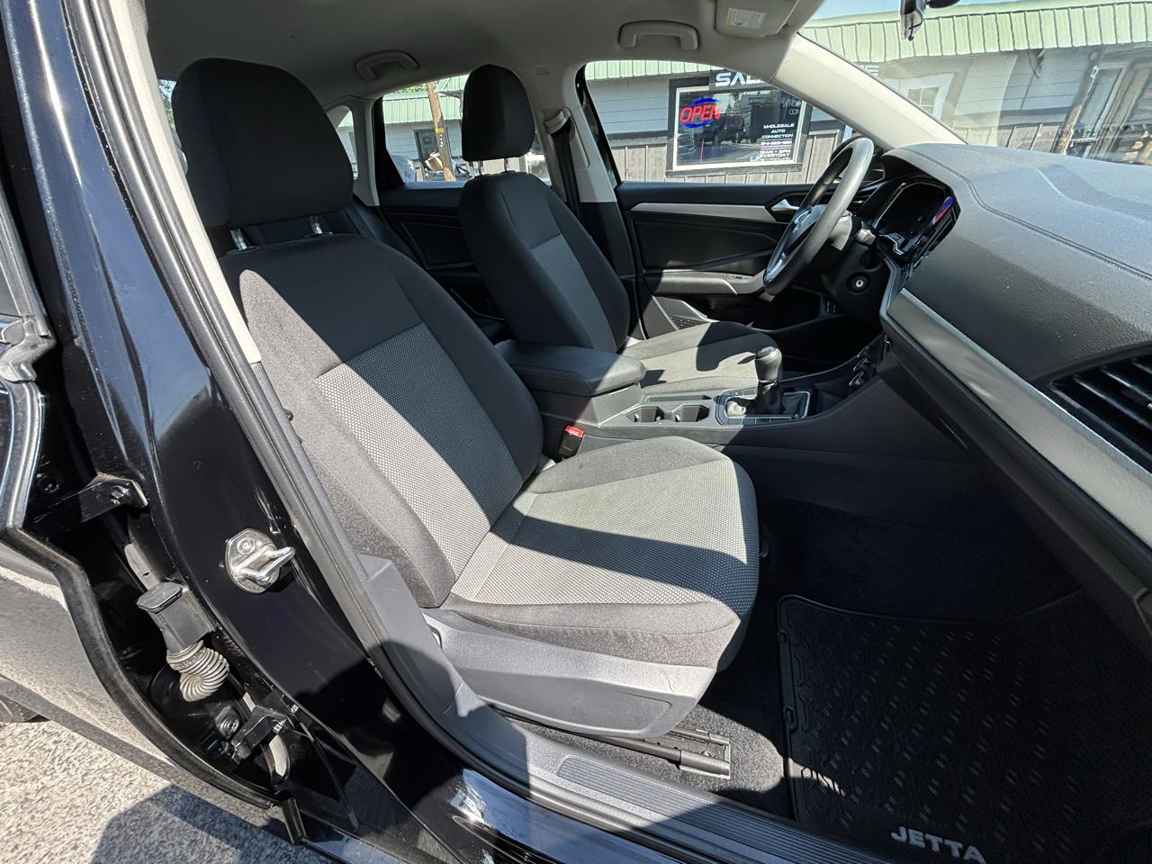 Volkswagen Jetta 1.4T S 6M 2021