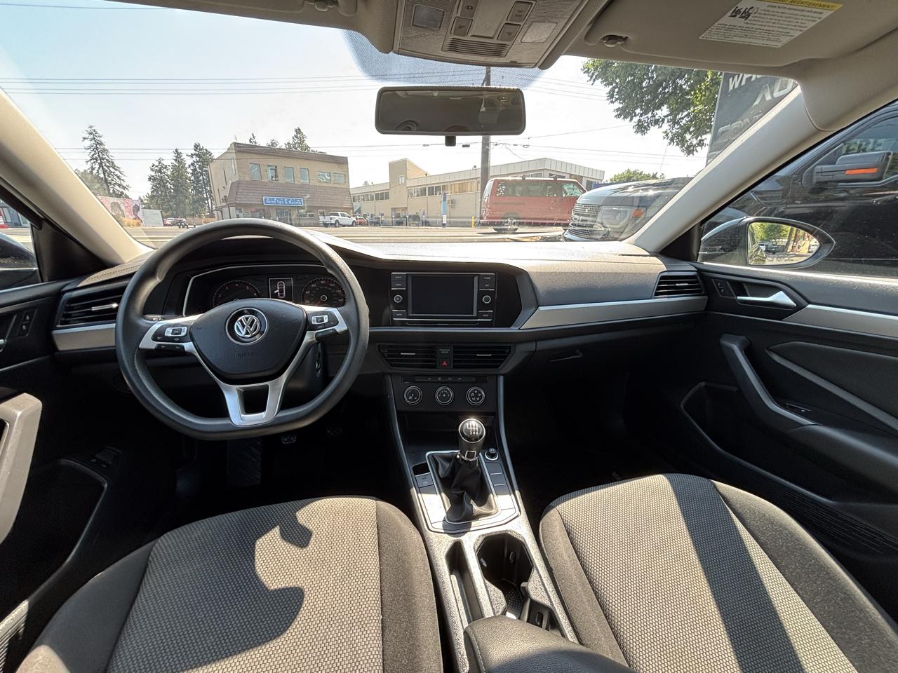 Volkswagen Jetta 1.4T S 6M 2021