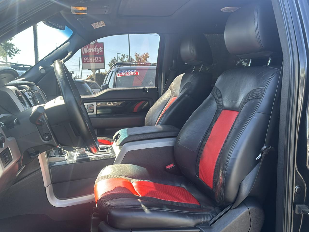 Ford F-150 4WD SuperCrew 145" SVT Raptor 2011