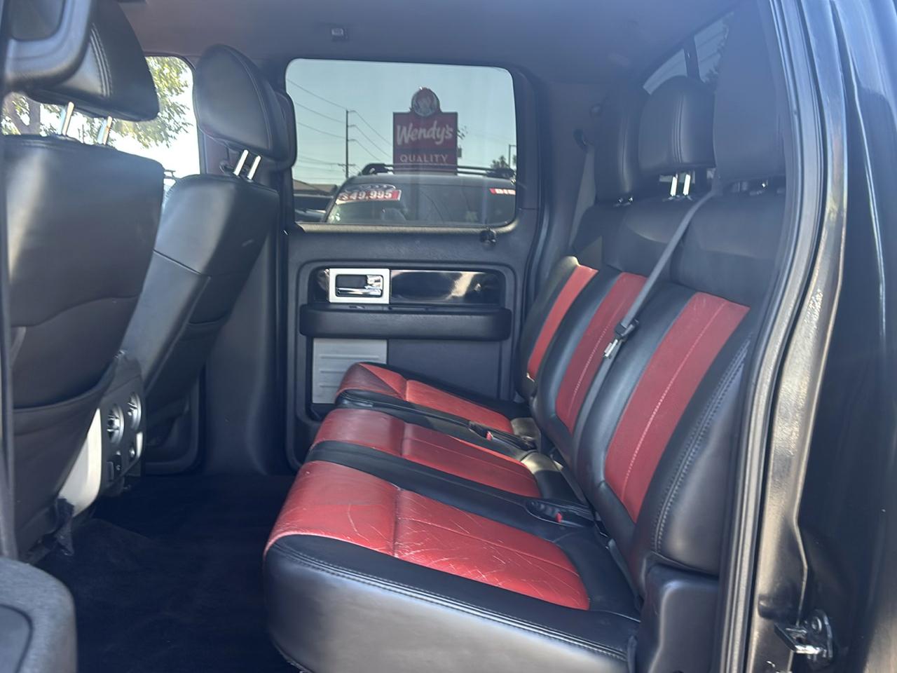 Ford F-150 4WD SuperCrew 145" SVT Raptor 2011