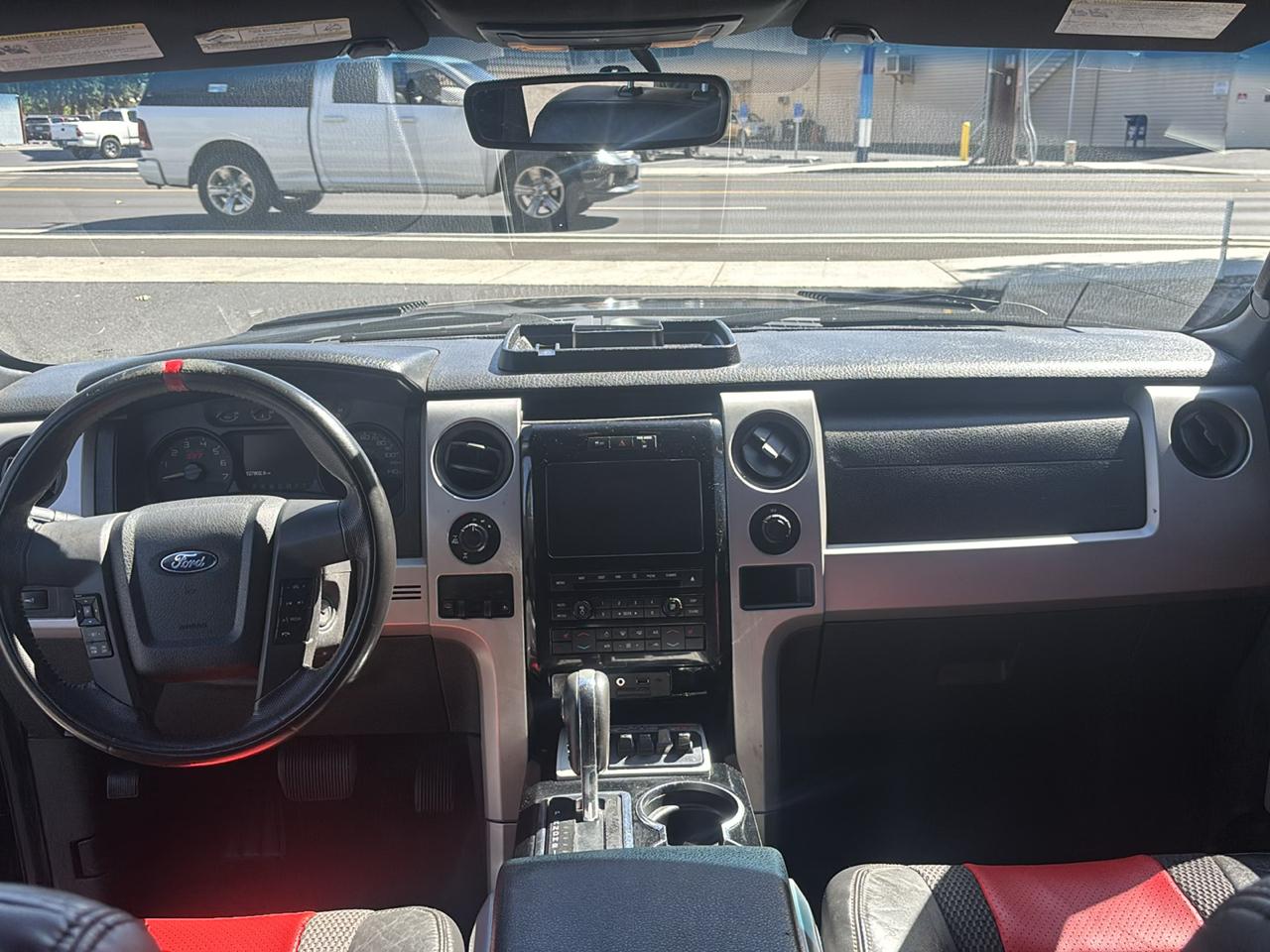 Ford F-150 4WD SuperCrew 145" SVT Raptor 2011
