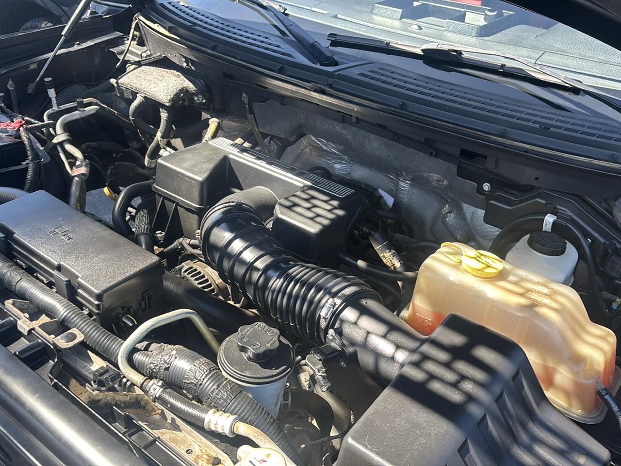 Ford F-150 4WD SuperCrew 145" SVT Raptor 2011