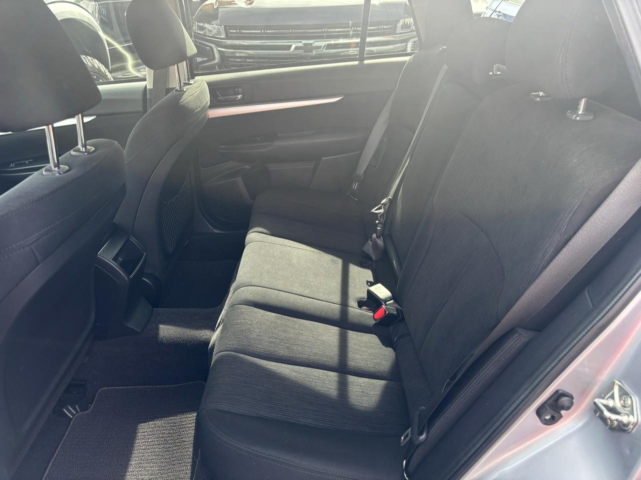 Subaru Outback 2.5i Premium 2013