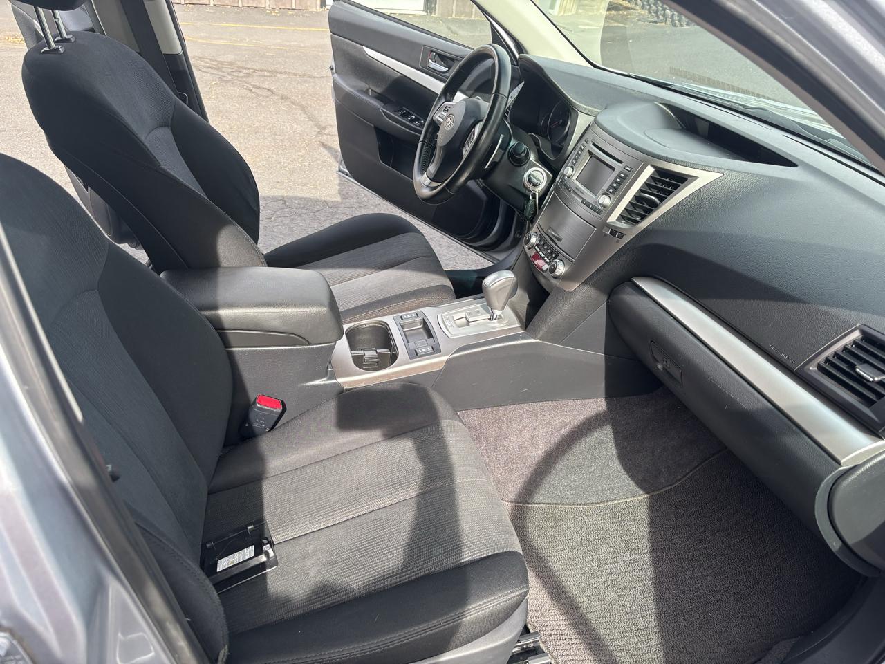 Subaru Outback 2.5i Premium 2013