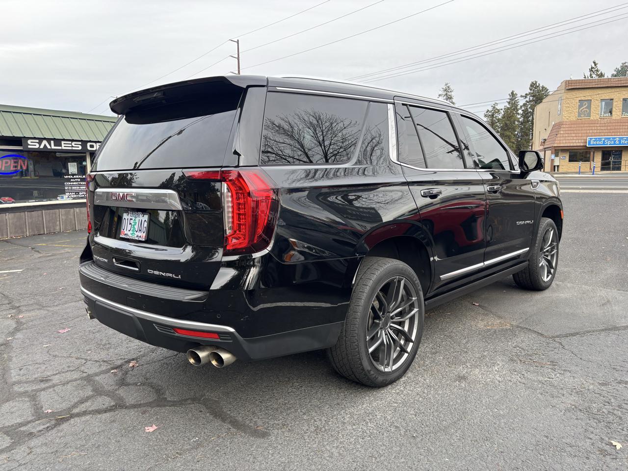 GMC Yukon Denali 4WD 2021