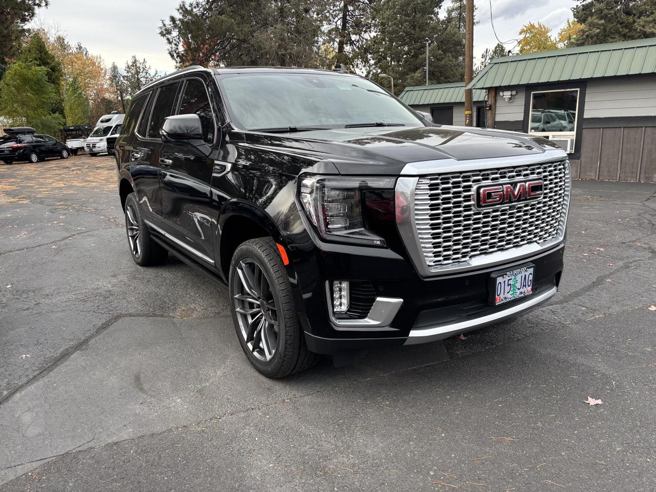 GMC Yukon Denali 4WD 2021