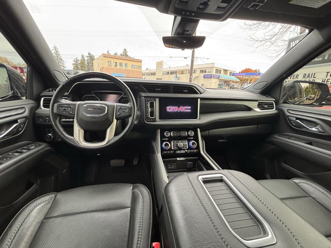 GMC Yukon Denali 4WD 2021