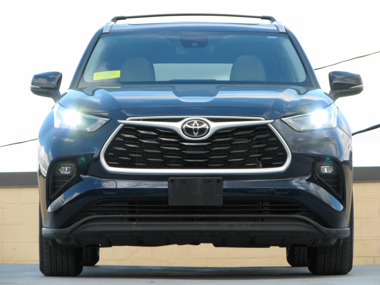 Toyota Highlander XLE Nav AWD V6 2022 Toyota Highlander XLE Nav AWD V6 2022