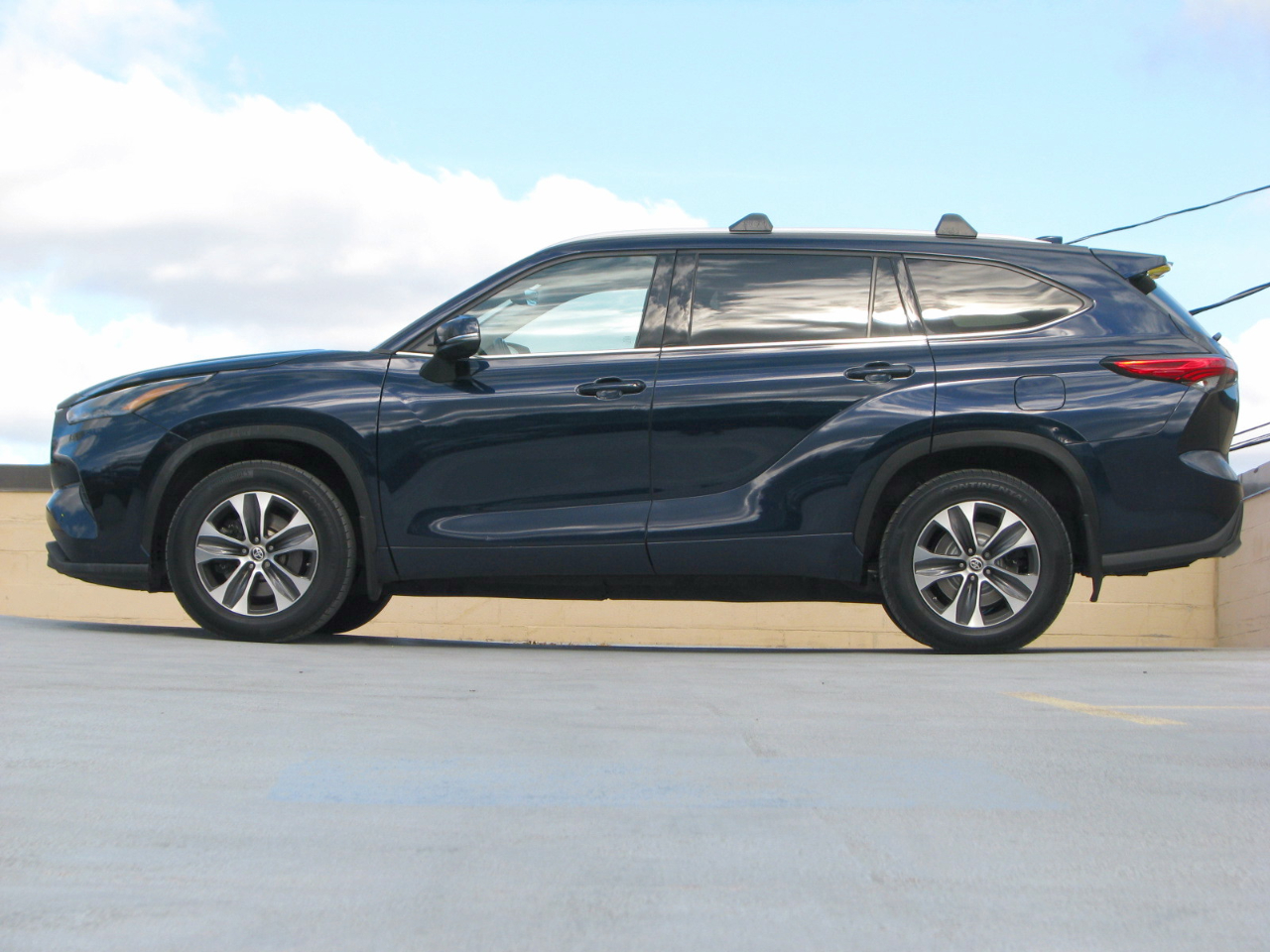 Toyota Highlander XLE Nav AWD V6 2022 Toyota Highlander XLE Nav AWD V6 2022