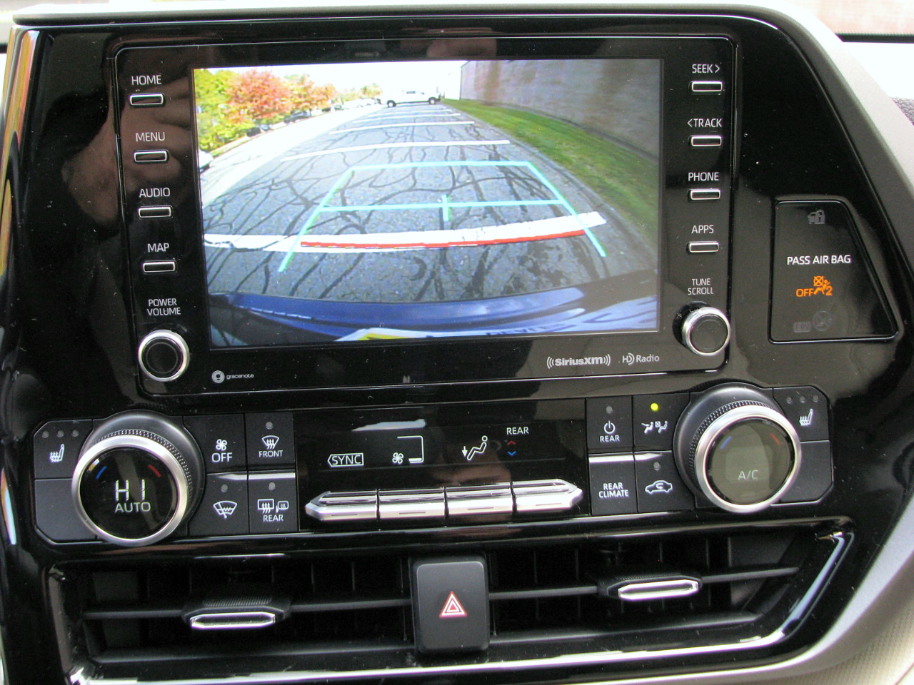 Toyota Highlander XLE Nav AWD V6 2022 Toyota Highlander XLE Nav AWD V6 2022