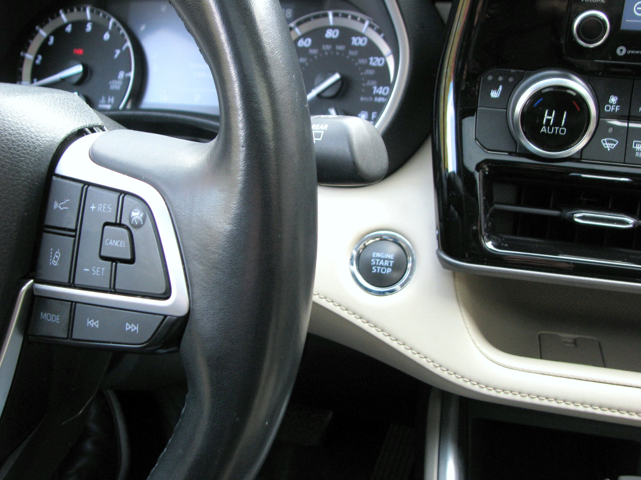 Toyota Highlander XLE Nav AWD V6 2022 Toyota Highlander XLE Nav AWD V6 2022