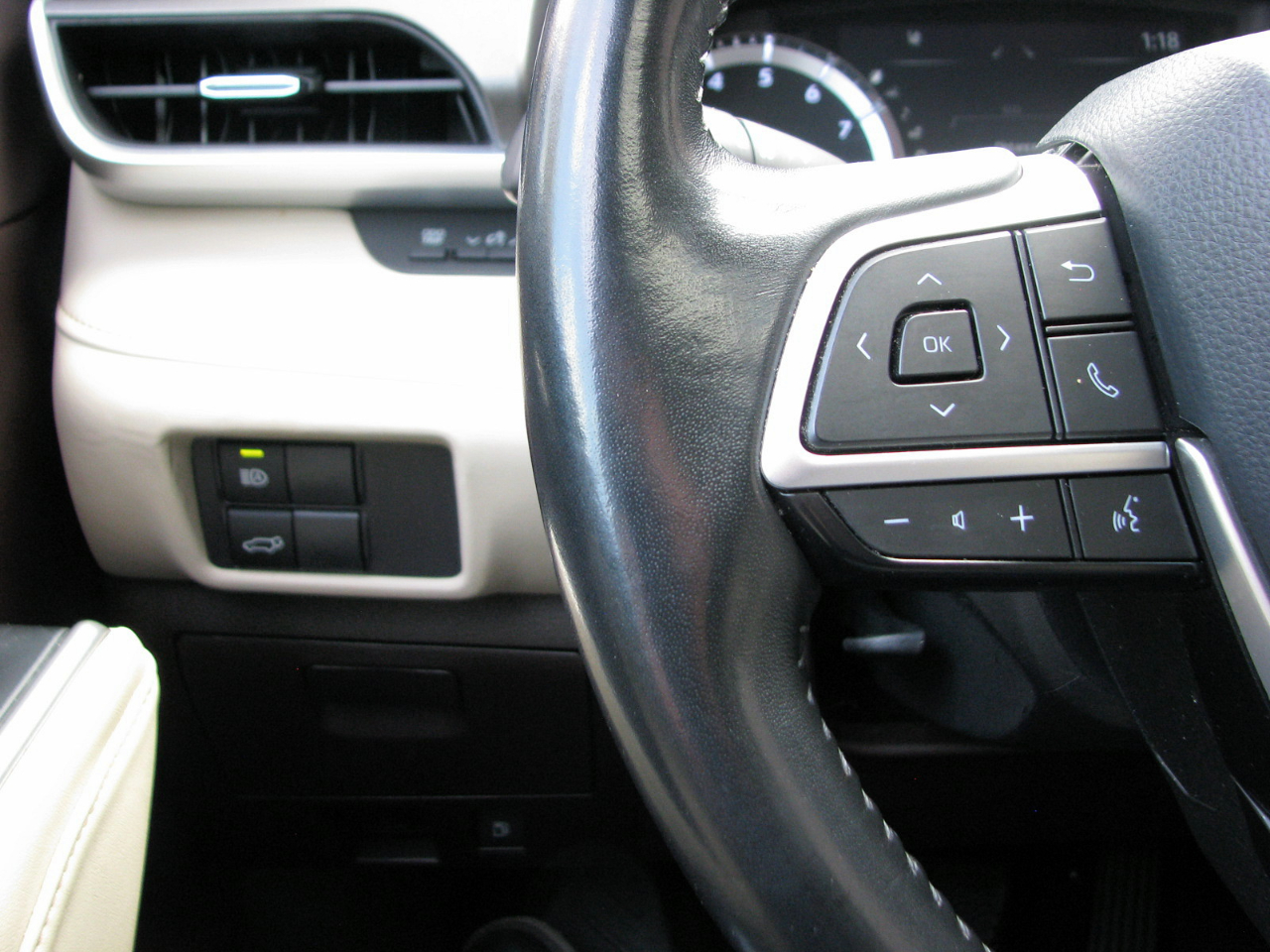 Toyota Highlander XLE Nav AWD V6 2022 Toyota Highlander XLE Nav AWD V6 2022