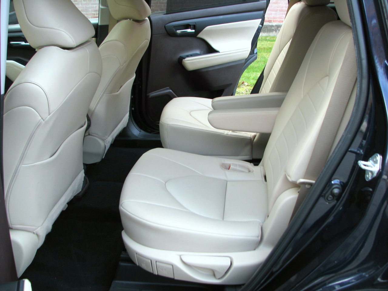 Toyota Highlander XLE Nav AWD V6 2022 Toyota Highlander XLE Nav AWD V6 2022