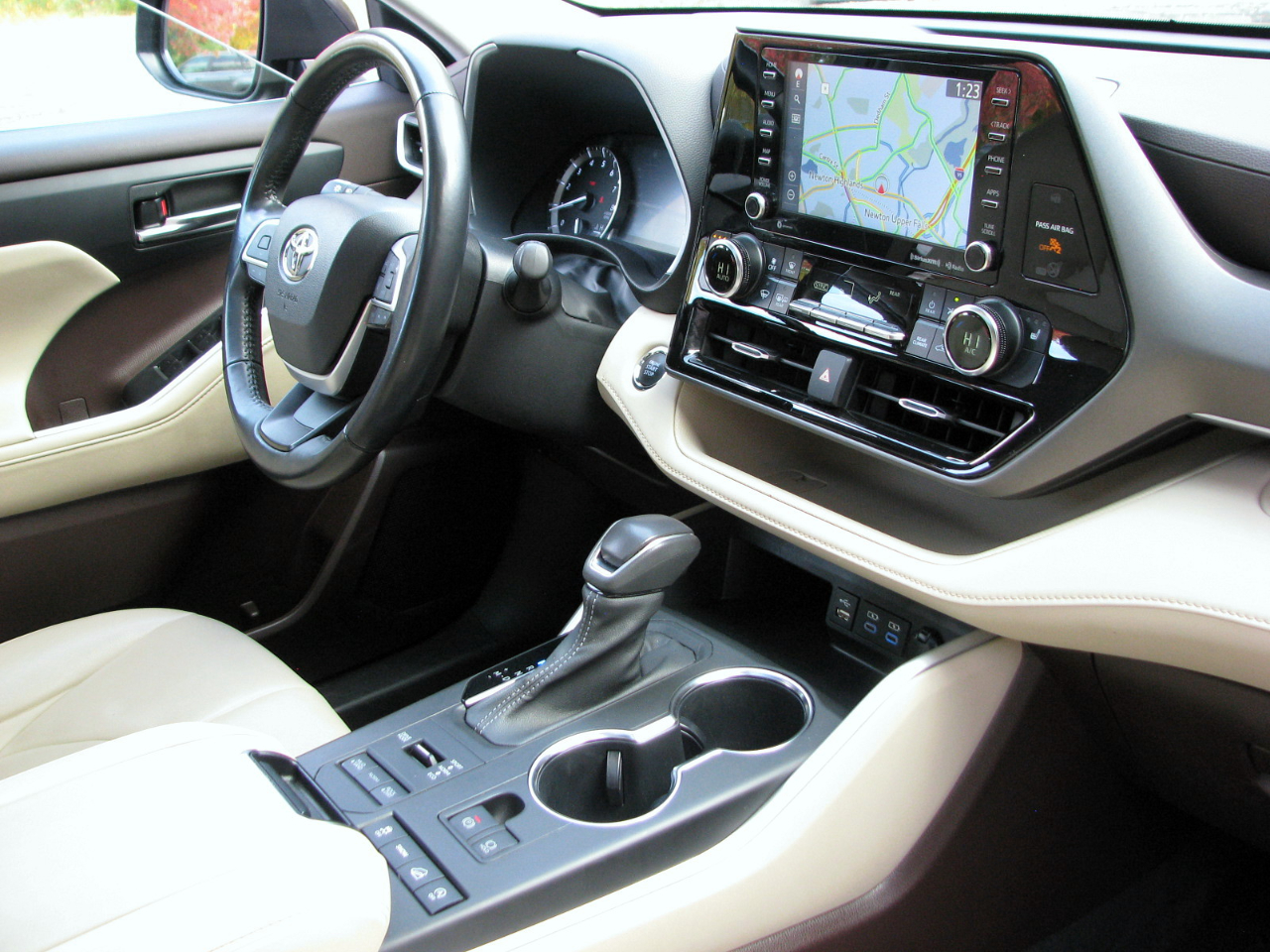 Toyota Highlander XLE Nav AWD V6 2022 Toyota Highlander XLE Nav AWD V6 2022