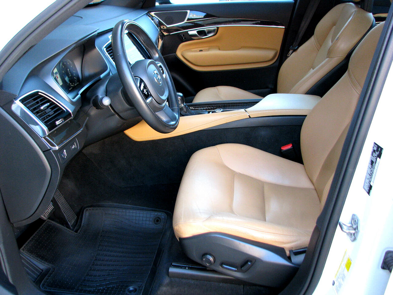 Volvo XC90 T6 Momentum AWD 2018