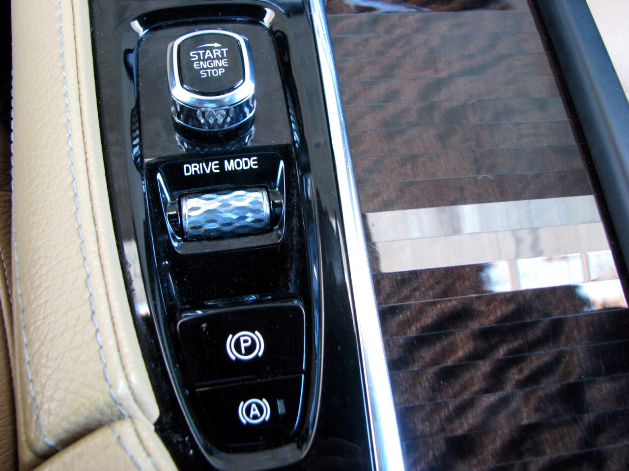 Volvo XC90 T6 Momentum AWD 2018