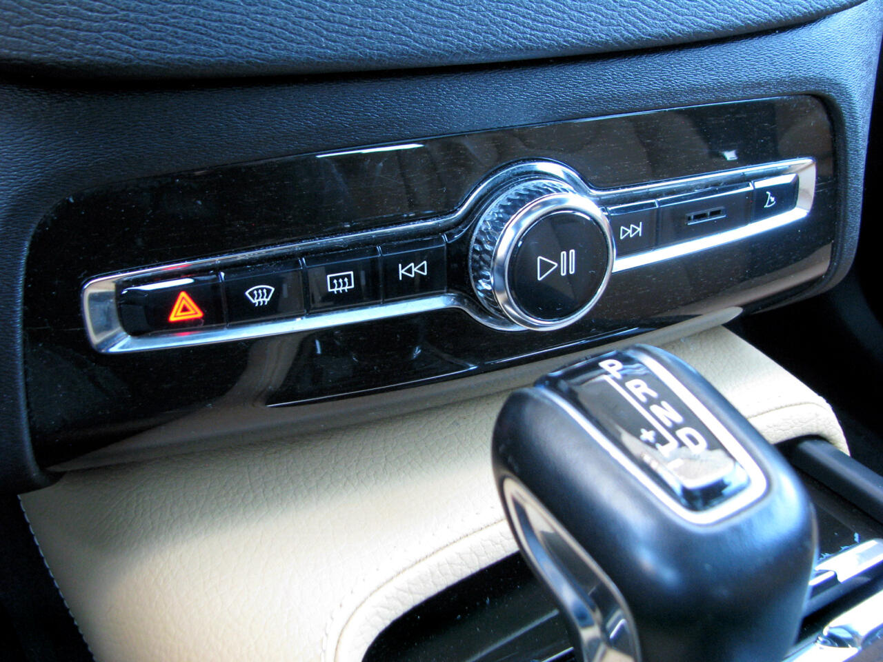 Volvo XC90 T6 Momentum AWD 2018