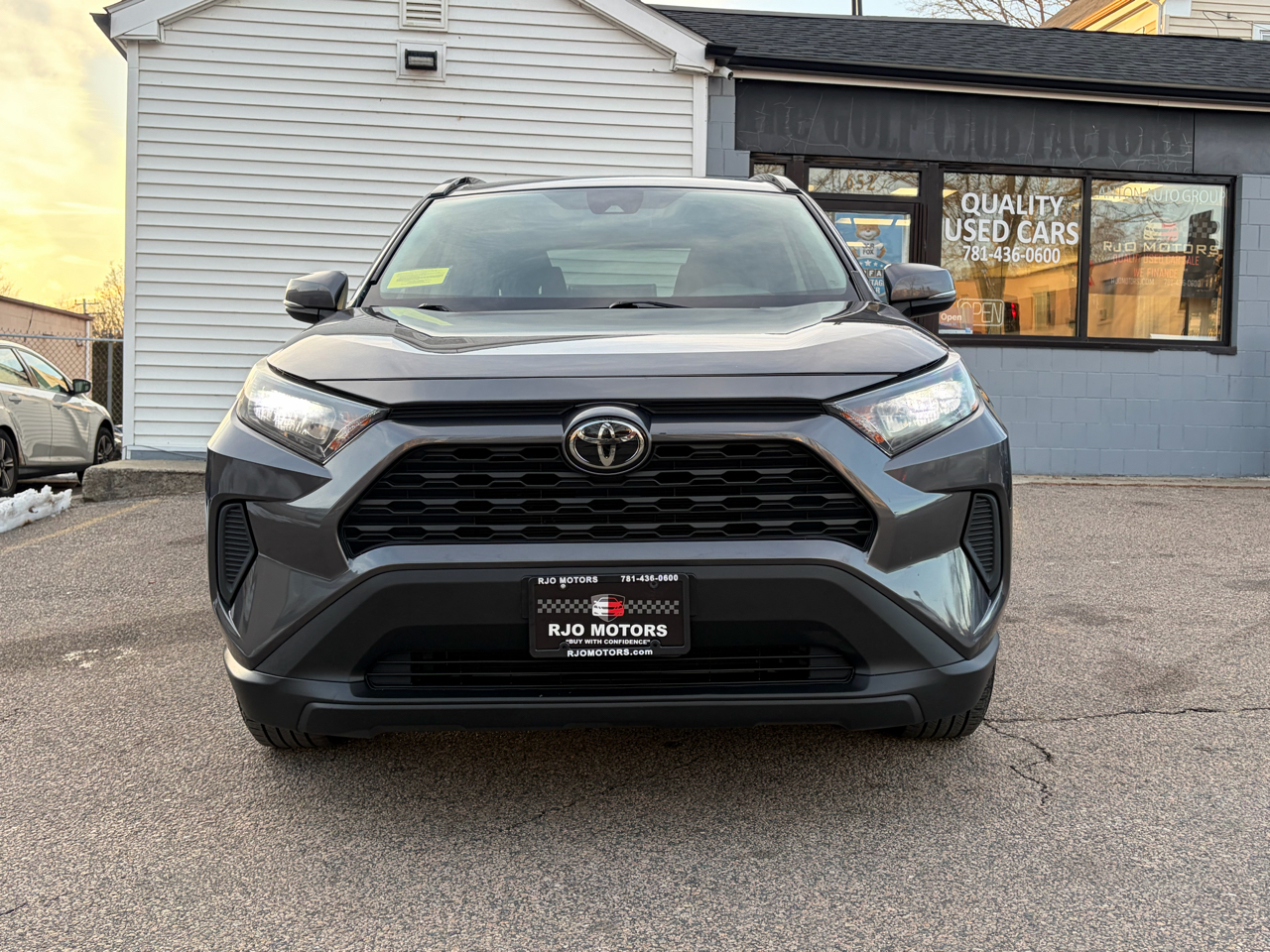 Toyota RAV4 LE AWD 2019