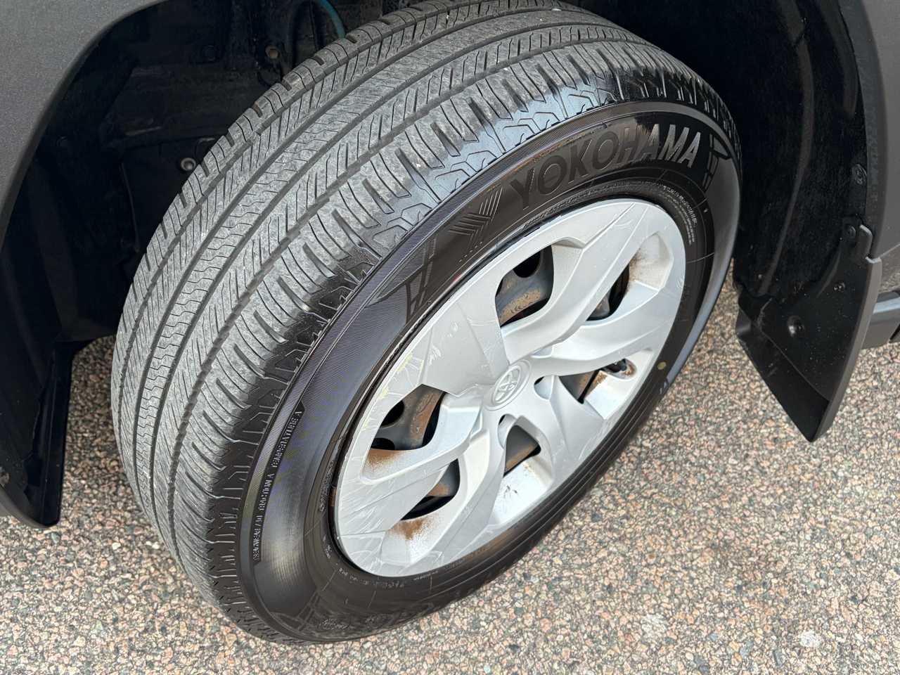 Toyota RAV4 LE AWD 2019