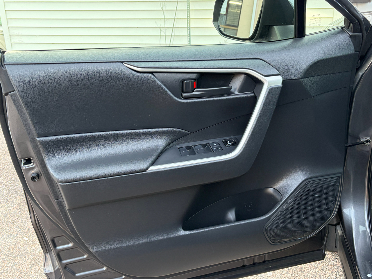 Toyota RAV4 LE AWD 2019