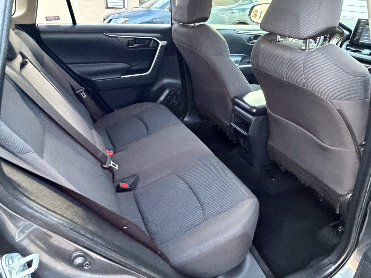 Toyota RAV4 LE AWD 2019