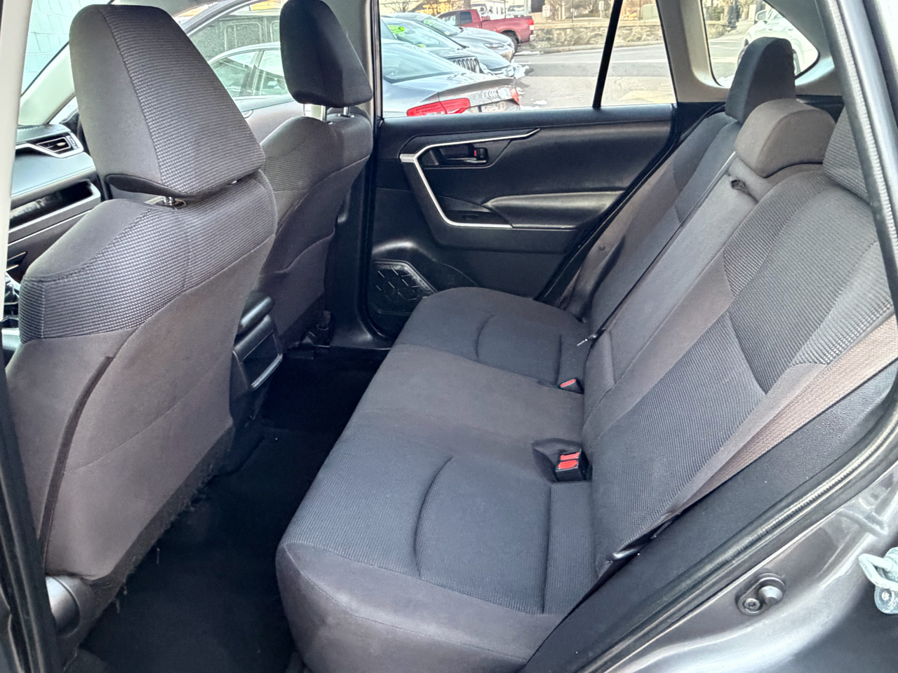 Toyota RAV4 LE AWD 2019