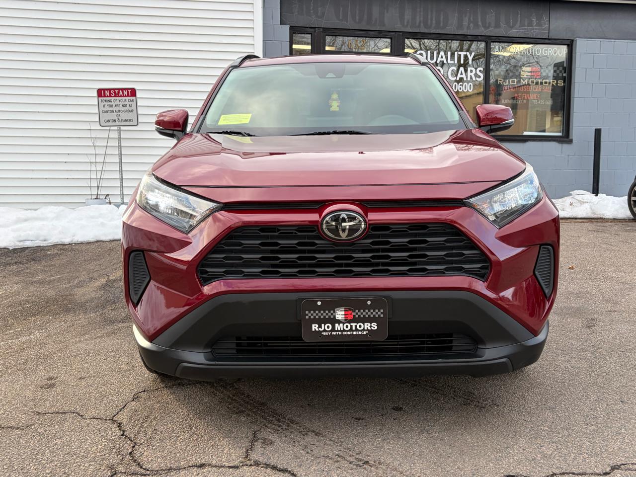 Toyota RAV4 LE AWD 2019