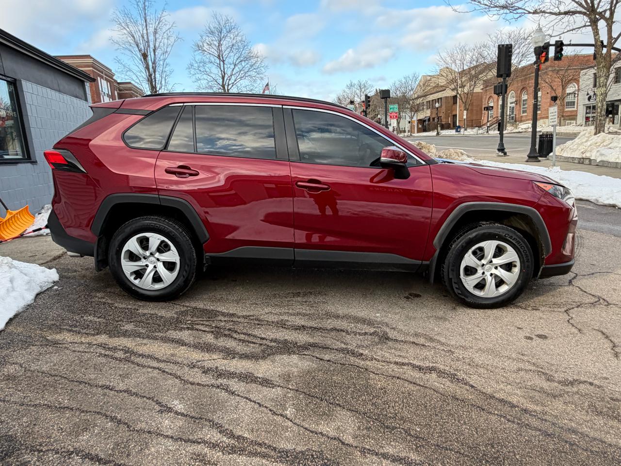 Toyota RAV4 LE AWD 2019