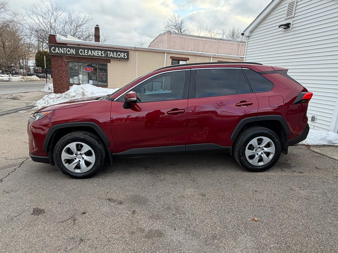 Toyota RAV4 LE AWD 2019