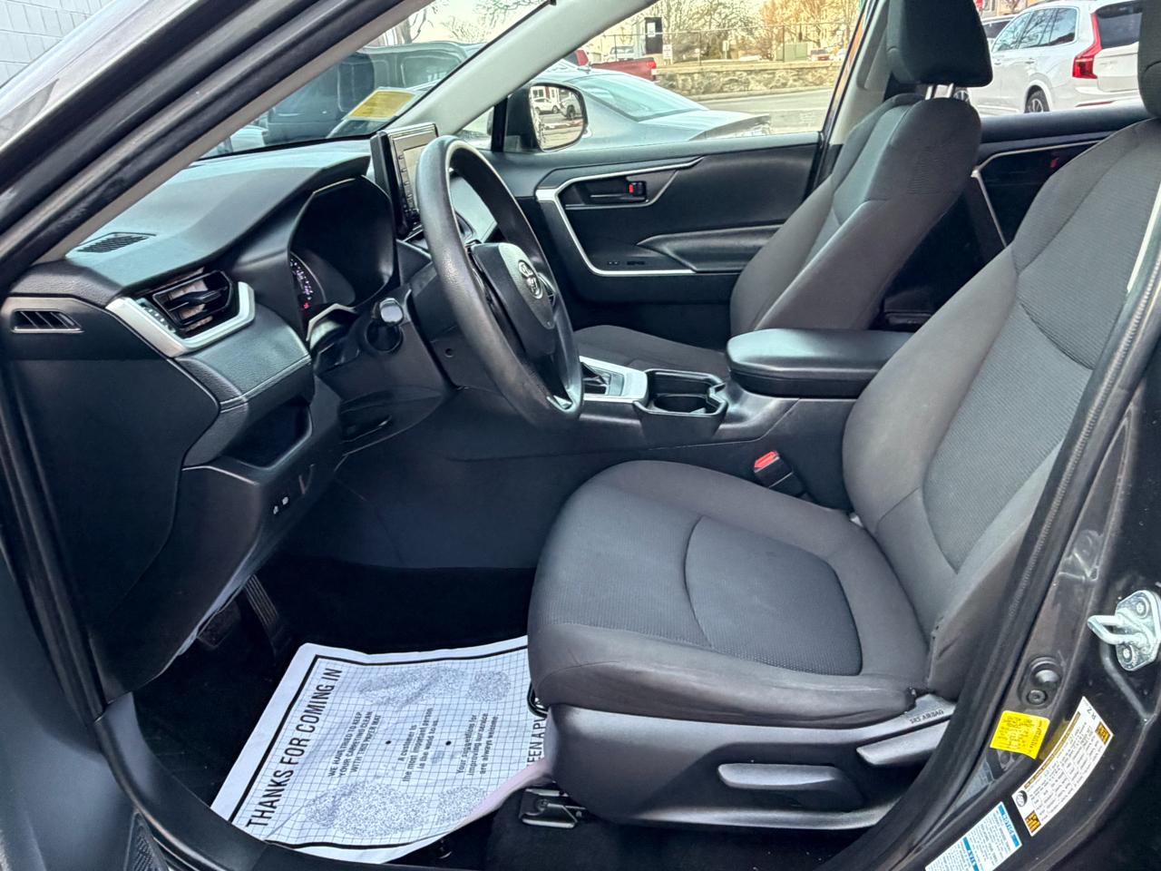 Toyota RAV4 LE AWD 2019