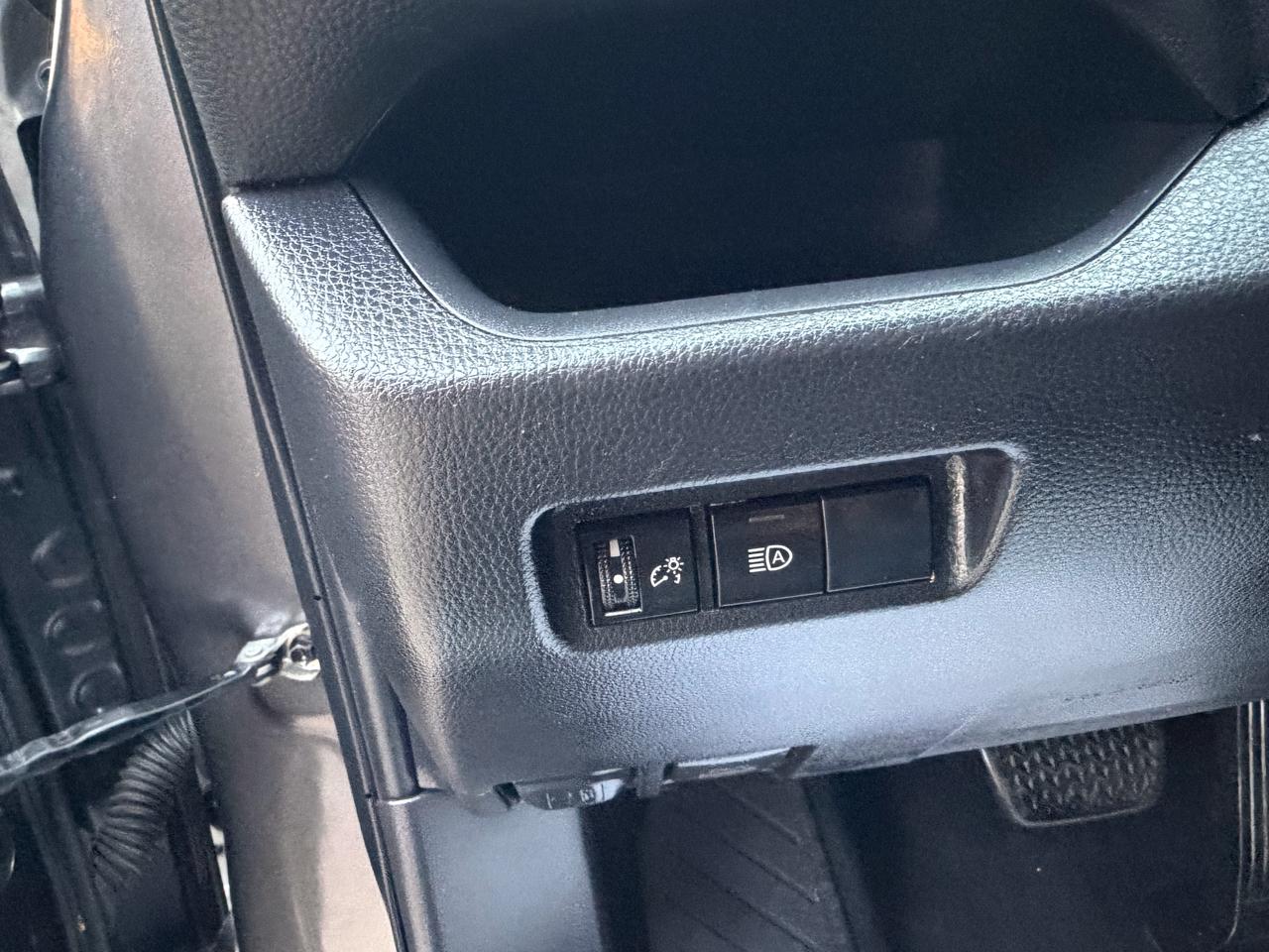 Toyota RAV4 LE AWD 2019