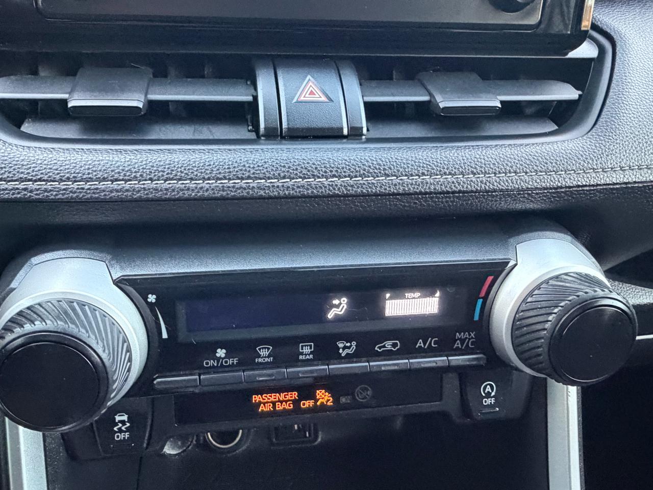 Toyota RAV4 LE AWD 2019