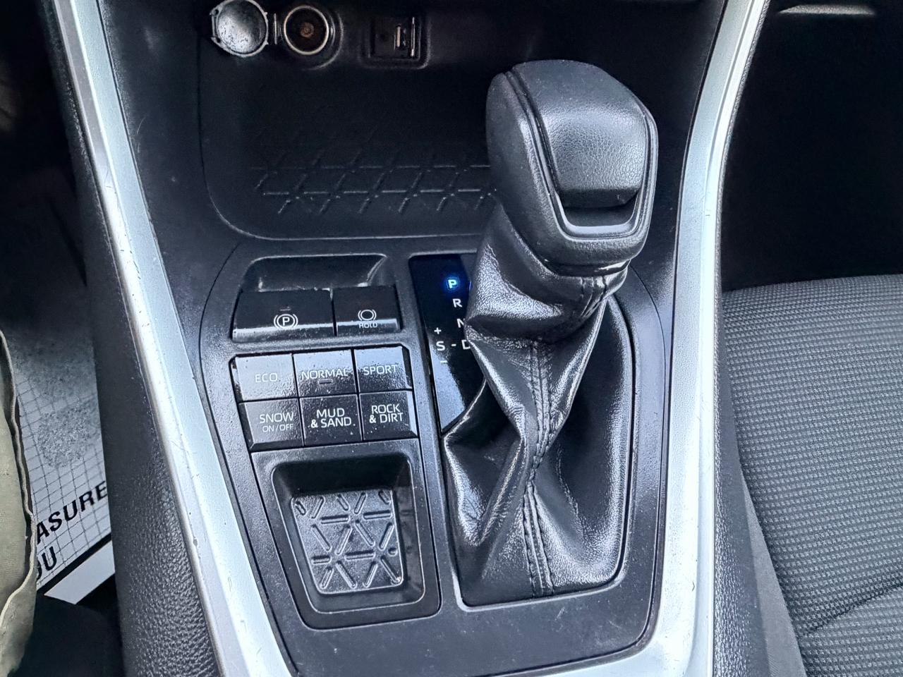 Toyota RAV4 LE AWD 2019