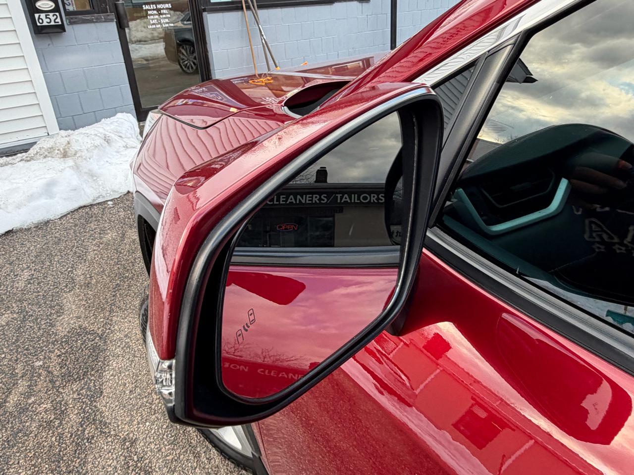 Toyota RAV4 LE AWD 2019