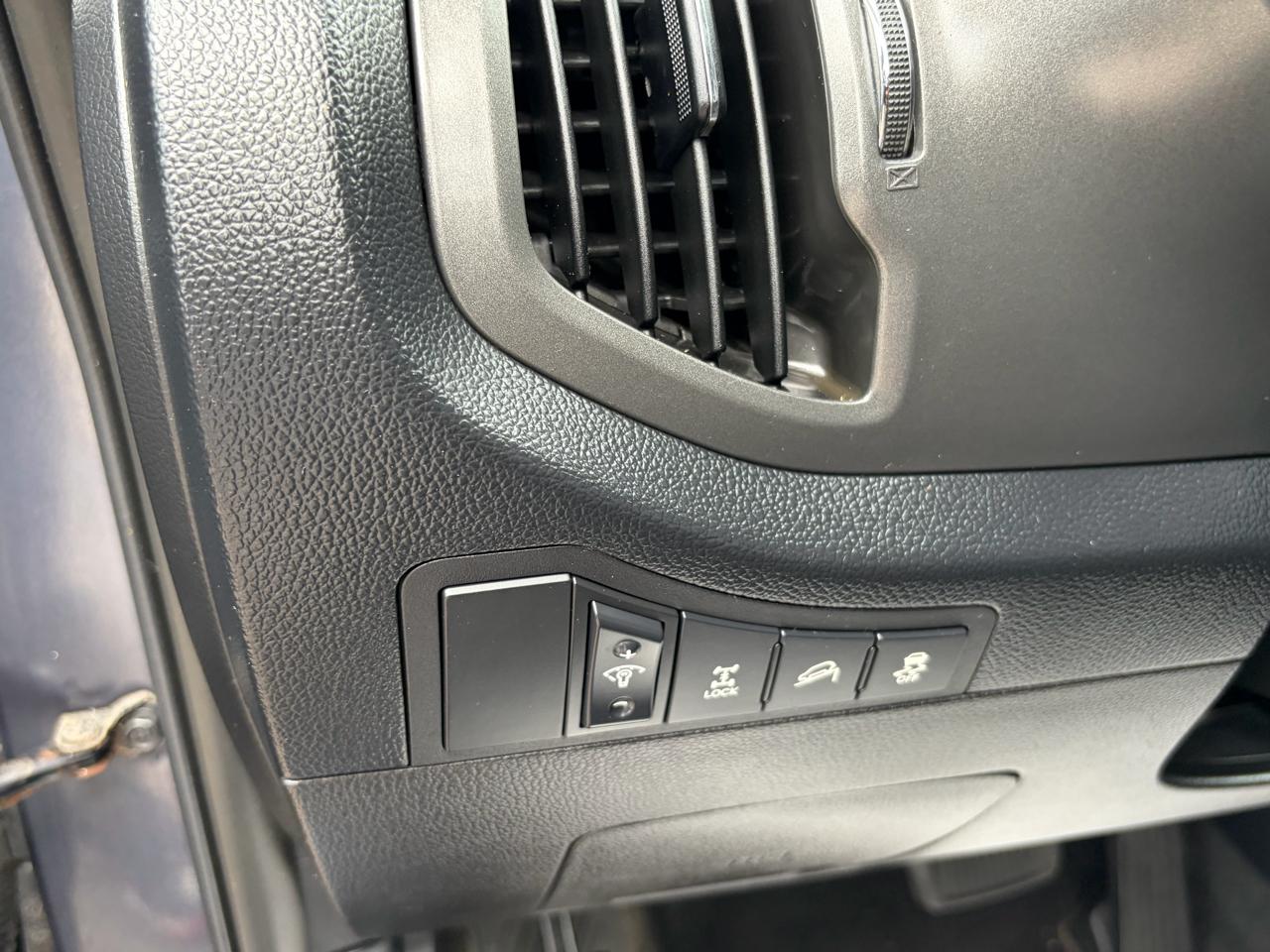 Kia Sportage LX AWD 2011