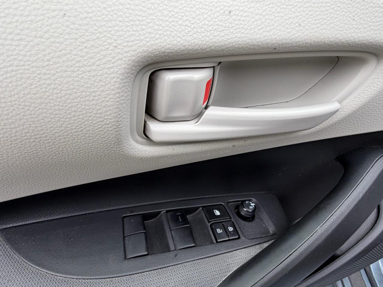 Toyota Corolla 4dr Sdn LE Auto 2023