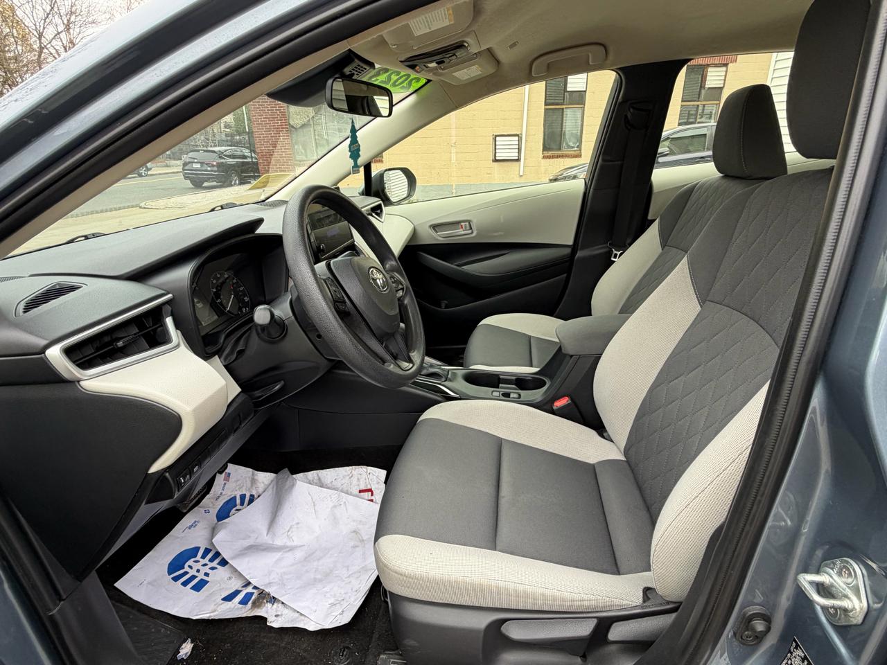 Toyota Corolla 4dr Sdn LE Auto 2023