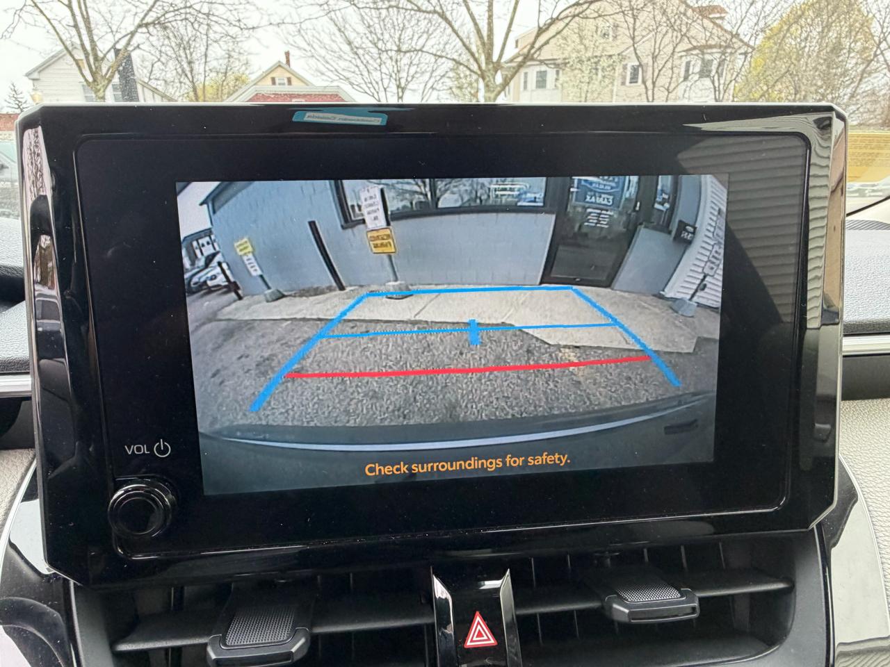 Toyota Corolla 4dr Sdn LE Auto 2023