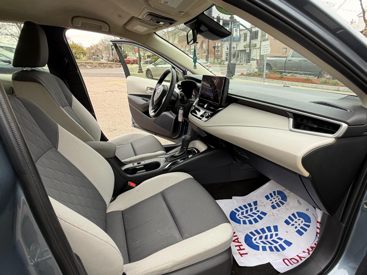 Toyota Corolla 4dr Sdn LE Auto 2023