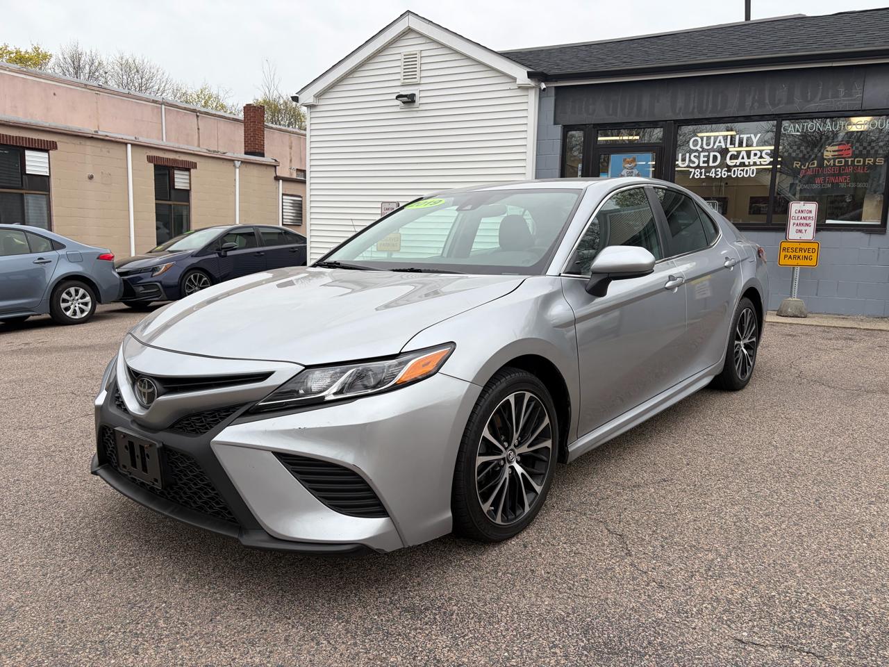 Toyota Camry XLE 2019