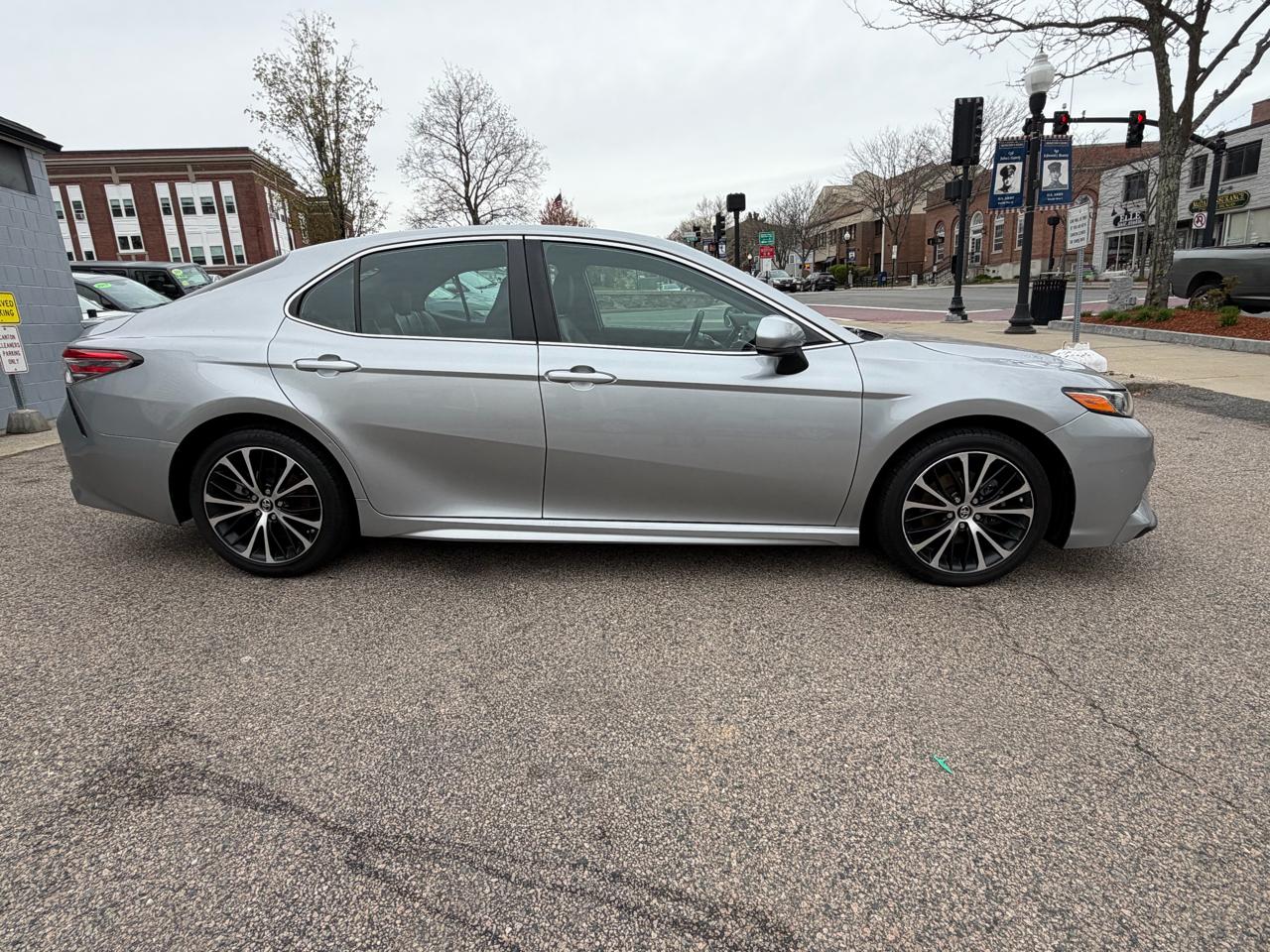 Toyota Camry XLE 2019