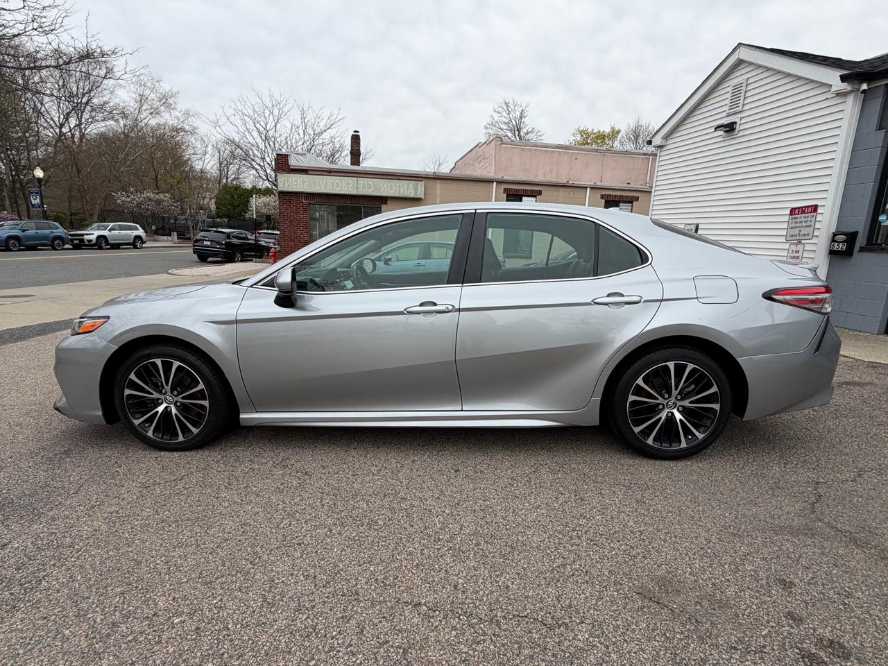 Toyota Camry XLE 2019