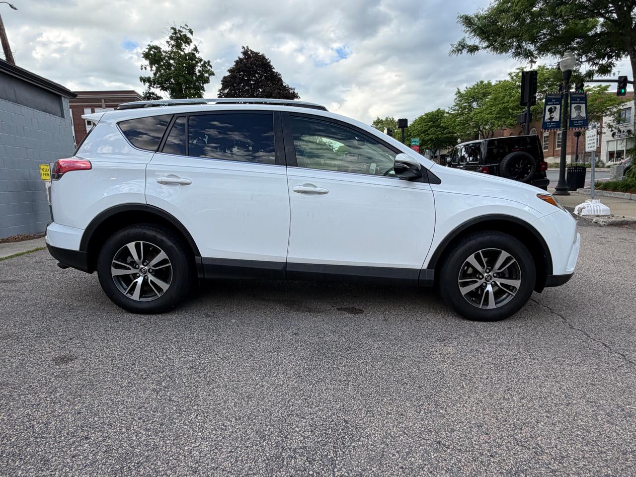 Toyota RAV4 XLE AWD 2018