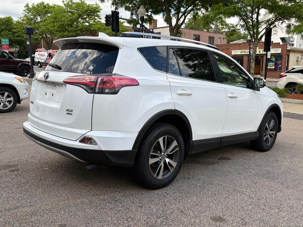 Toyota RAV4 XLE AWD 2018