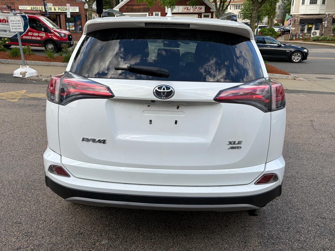 Toyota RAV4 XLE AWD 2018