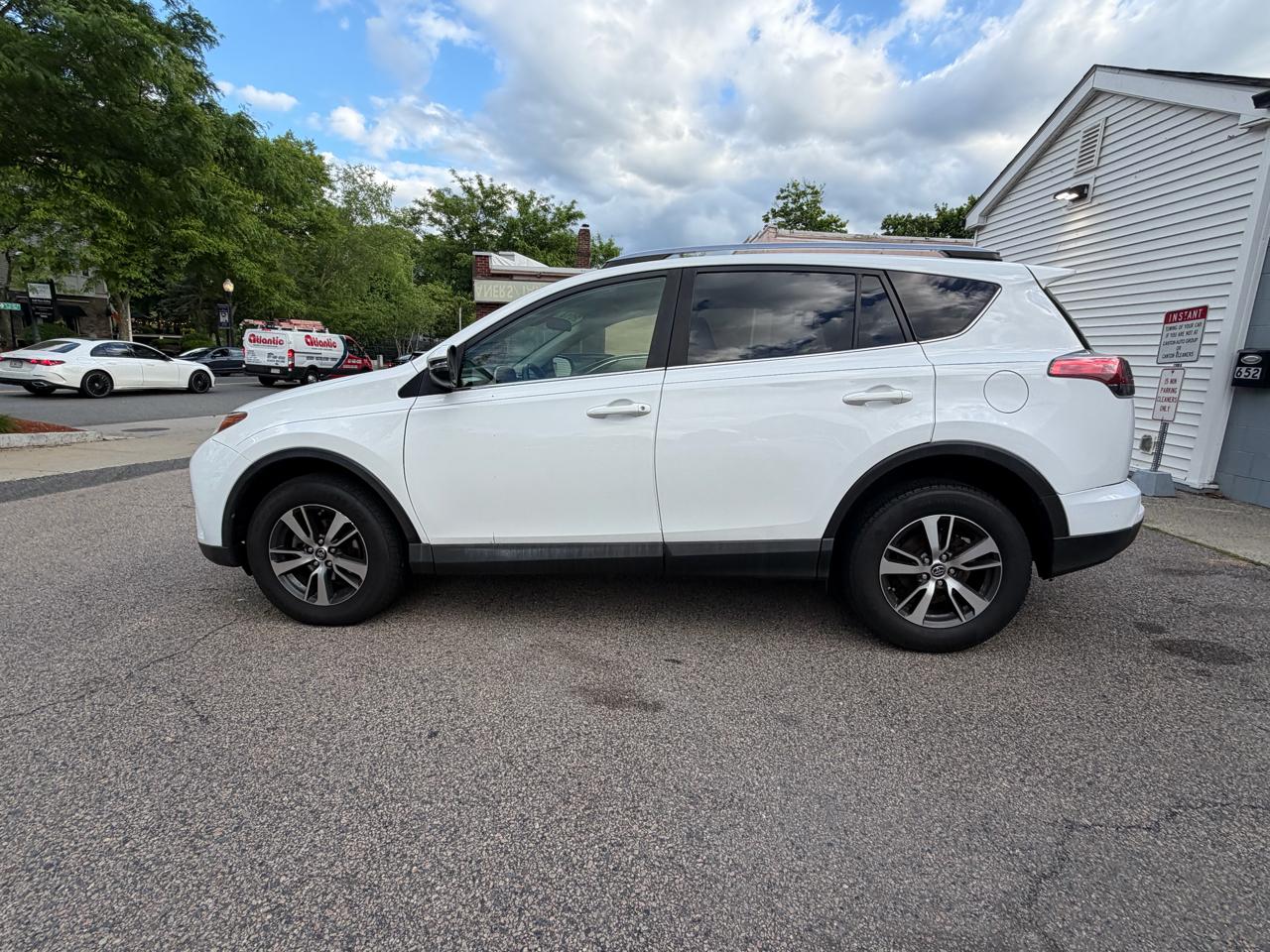 Toyota RAV4 XLE AWD 2018