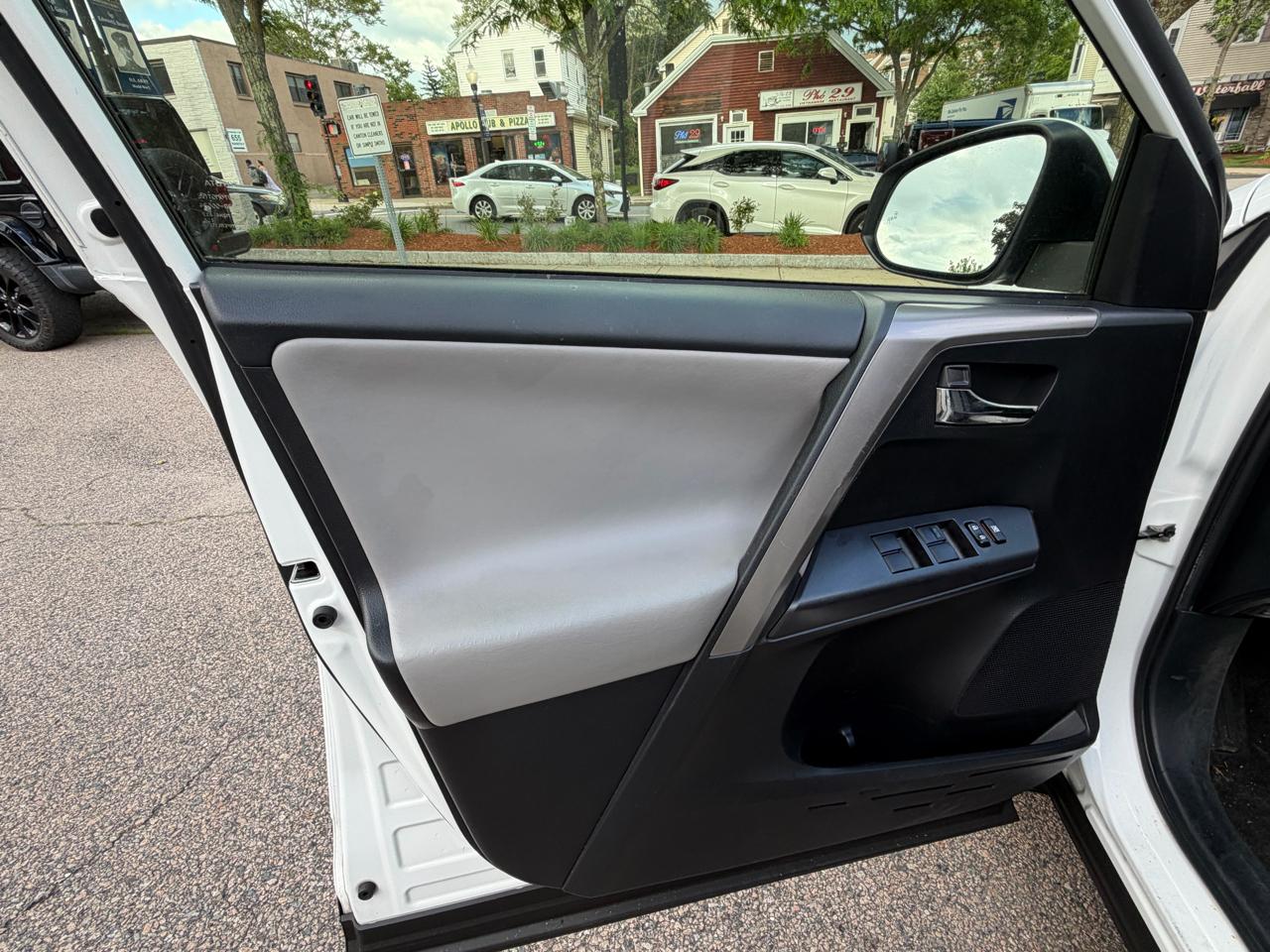 Toyota RAV4 XLE AWD 2018